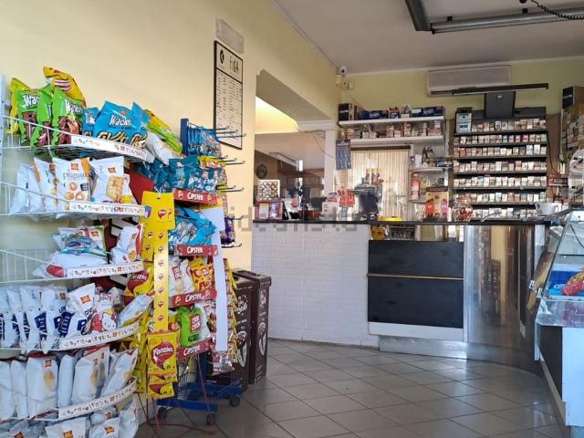 Locale in affitto di 90 m² in Via ALDO MORO