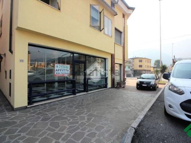 Locale in affitto di 90 m² in Via Angelo Antonini, 22