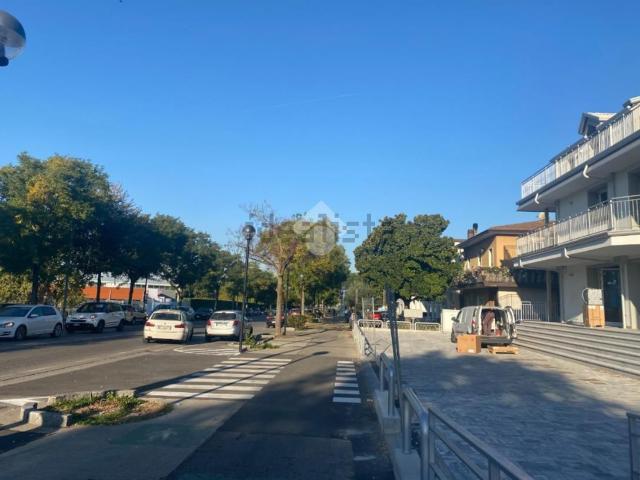 Locale in affitto di 90 m² in Via Brescia