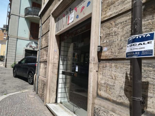Locale in affitto di 90 m² in Via Corona, 1