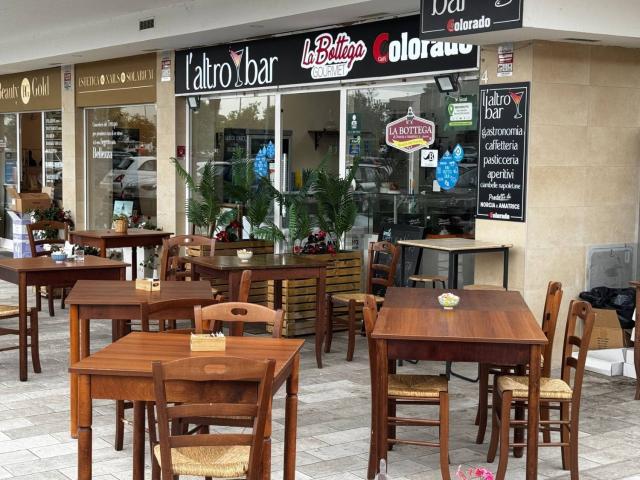Locale in affitto di 90 m² in Via dei Garofani, 4
