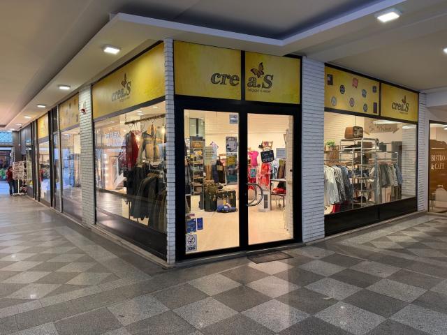 Locale in affitto di 90 m² in Via dei Grappoli