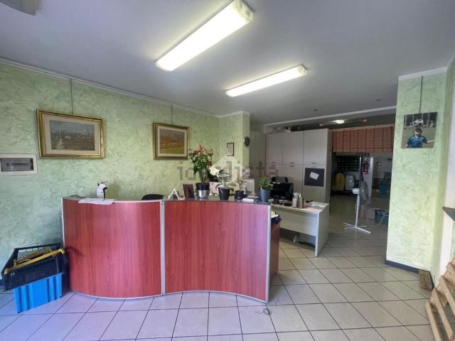 Locale in affitto di 90 m² in Via del Brolo, 38