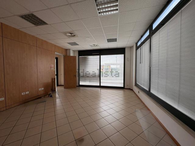 Locale in affitto di 90 m² in Via del Rivo