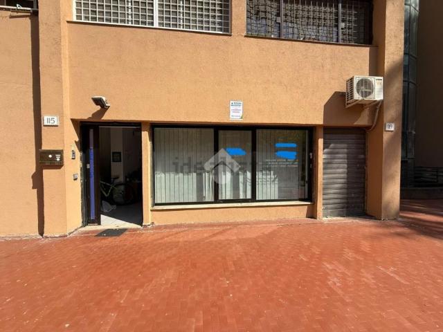 Locale in affitto di 90 m² in Via Elio Lampridio Cerva, 115