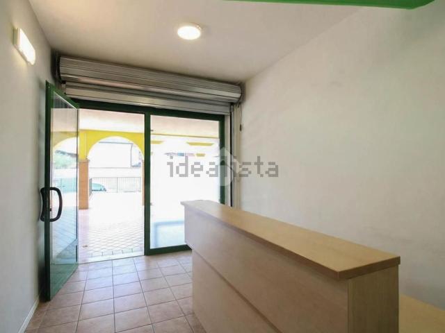 Locale in affitto di 90 m² in Via Enrico Fermi, 67