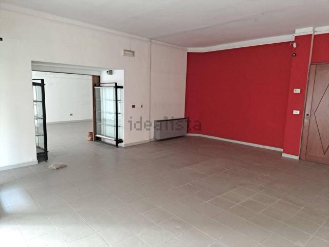 Locale in affitto di 90 m² in Via Lorenzo Eula