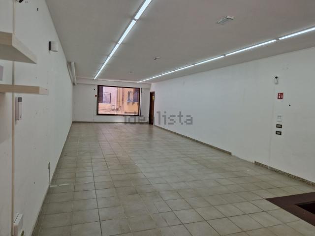 Locale in affitto di 90 m² in Via Moncada