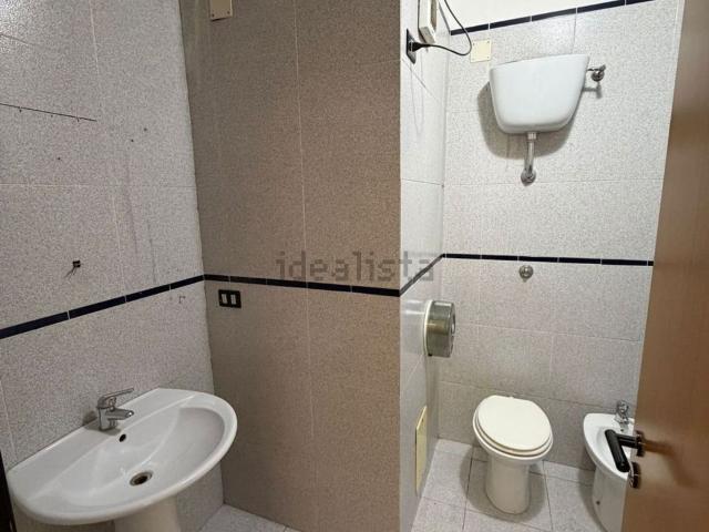 Locale in affitto di 90 m² in Via Napoli, 159