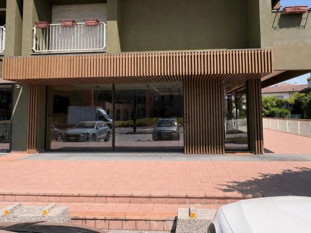 Locale in affitto di 90 m² in Via Noalese Sud