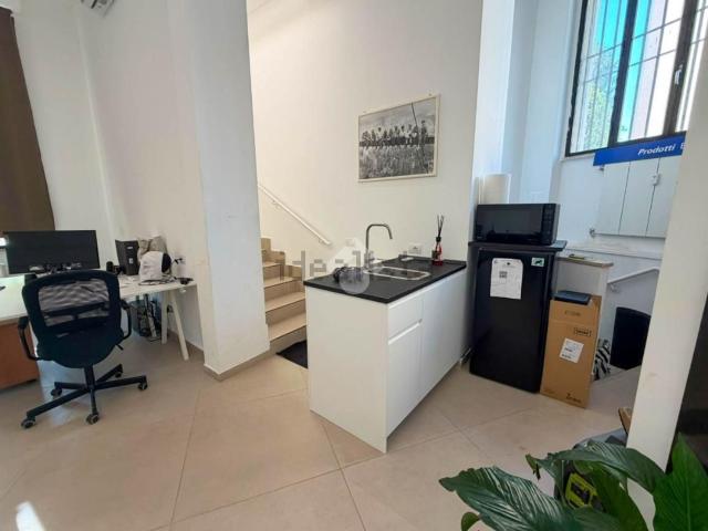 Locale in affitto di 90 m² in Via Papa Giovanni XXIII, 14