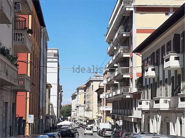 Locale in affitto di 90 m² in Via Piave