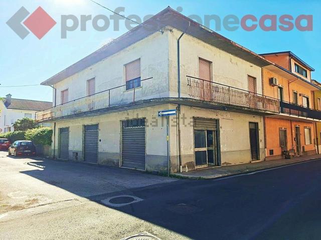 Locale in affitto di 90 m² in Via Soldato Ignoto
