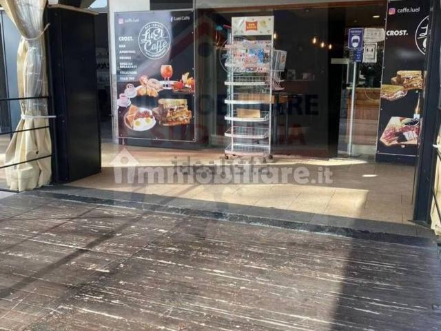 Locale in affitto di 90 m² in Via Staffetta
