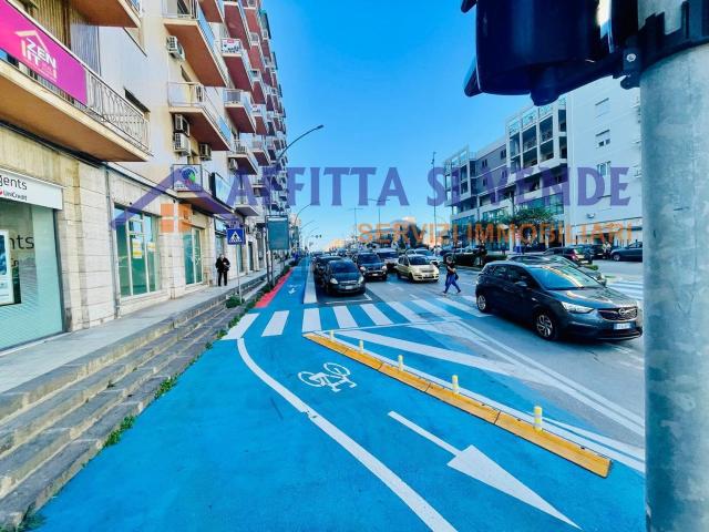 Locale in affitto di 90 m² in Viale Santa Panagia, 5