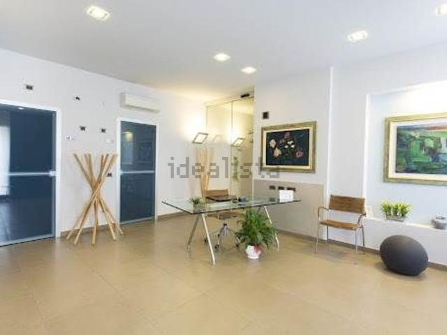 Locale in affitto di 90 m²