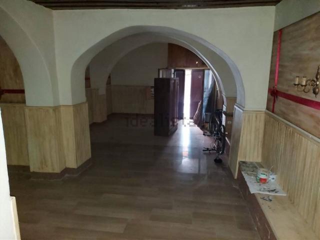 Locale in affitto di 90 m²