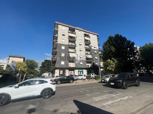 Locale in affitto di 90 m²