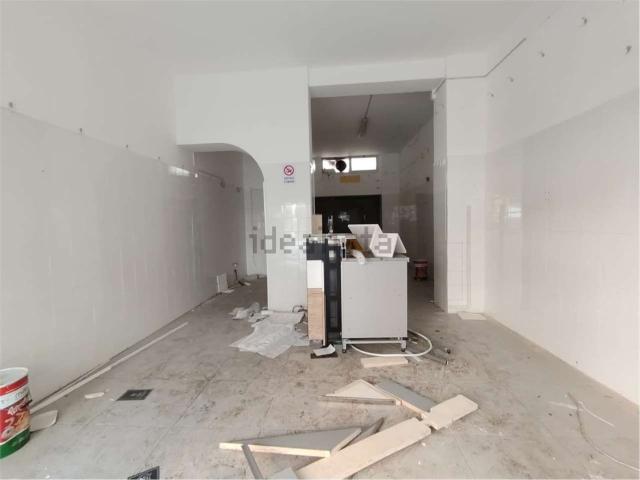 Locale in affitto di 90 m²