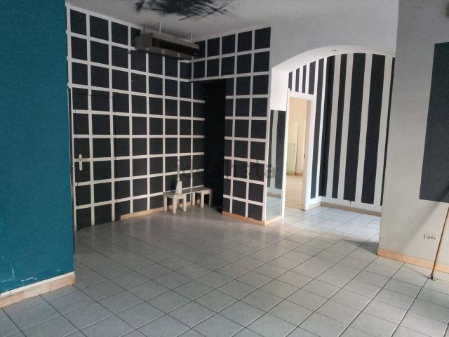 Locale in affitto di 90 m²