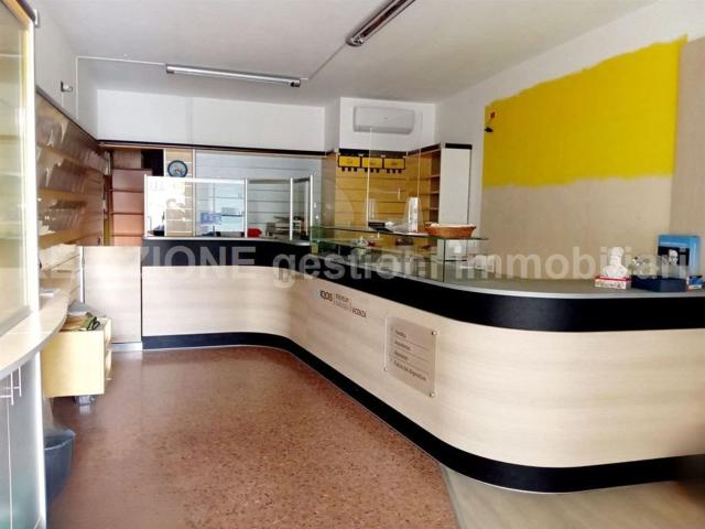 Locale in affitto di 90 m²