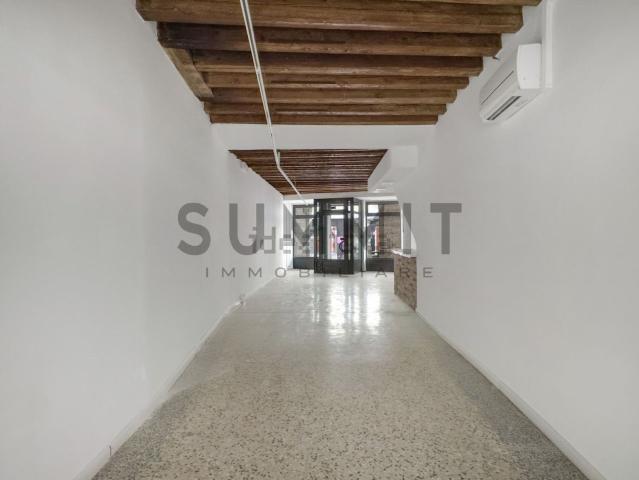 Locale in affitto di 90 m²