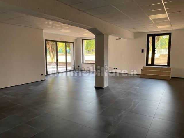 Locale in affitto di 90 m²