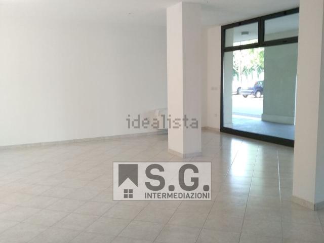 Locale in affitto di 90 m²