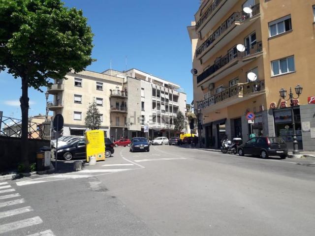 Locale in affitto di 90 m² in Piazza Antonio Gramsci, 2