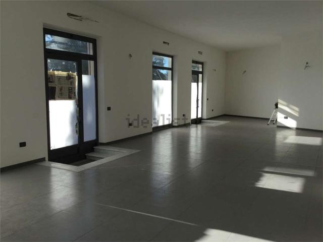 Locale in affitto di 90 m²