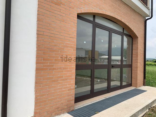 Locale in affitto di 91 m² in Via NAZIONALE SANNITICA