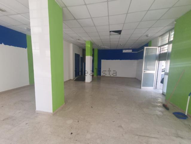 Locale in affitto di 91 m² in Via Polibio