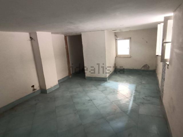 Locale in affitto di 92 m² in Vico Giganti