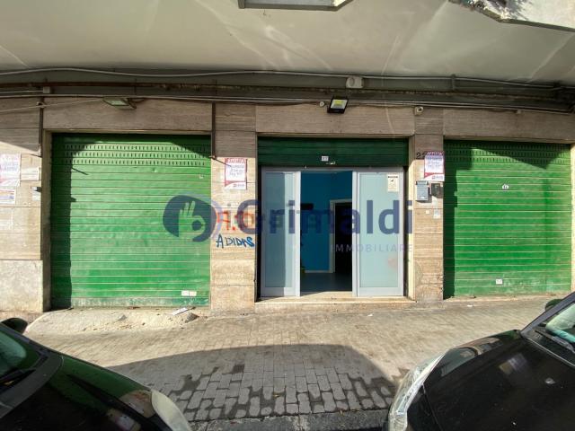 Locale in affitto di 92 m² in Via Ferrante Loffredo