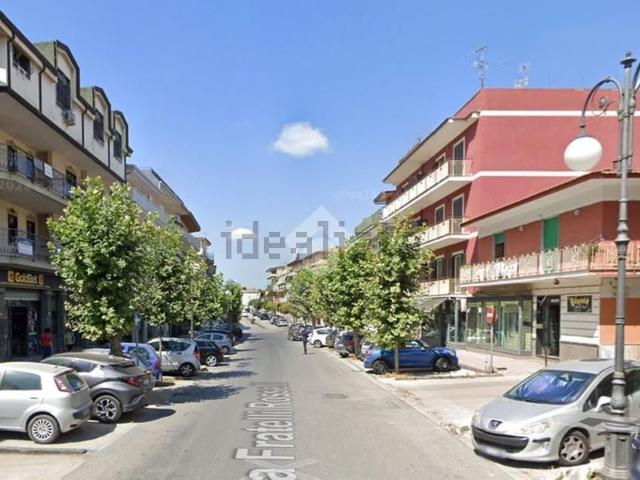 Locale in affitto di 92 m² in Via Fratelli Rosselli, 49