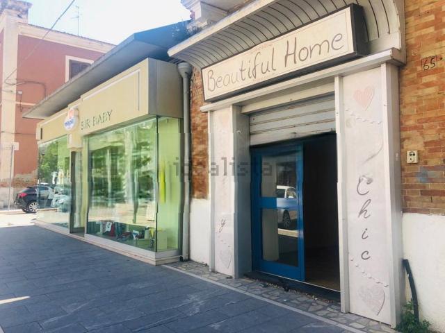 Locale in affitto di 92 m² in Via Giacomo Matteotti