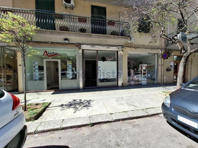 Locale in affitto di 92 m² in Via Giuseppe Sciuti, 94