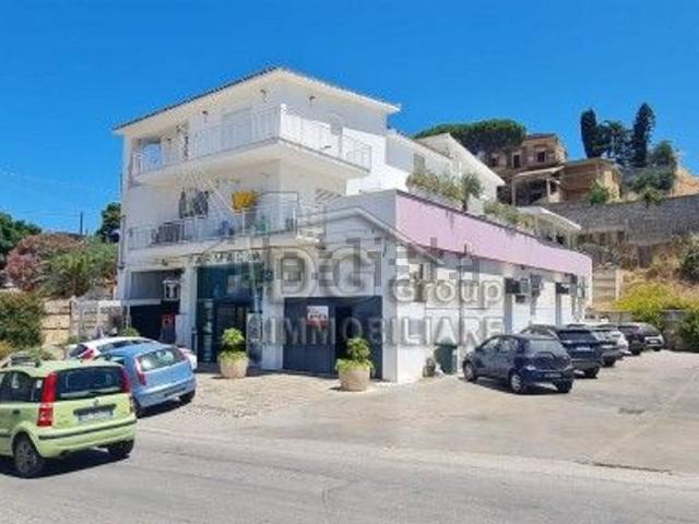 Locale in affitto di 97 m²