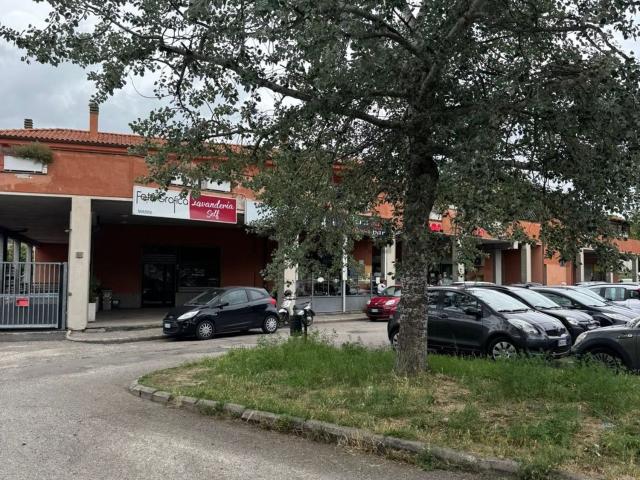 Locale in affitto di 94 m² in Piazza Carlo Alberto dalla Chiesa