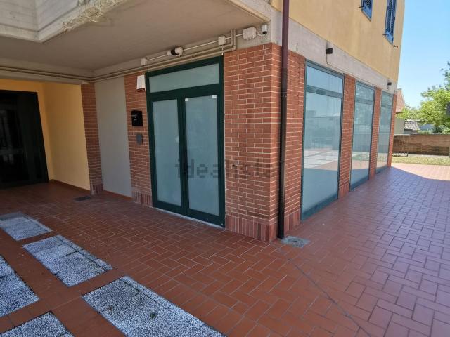 Locale in affitto di 94 m² in Via Udine, 64
