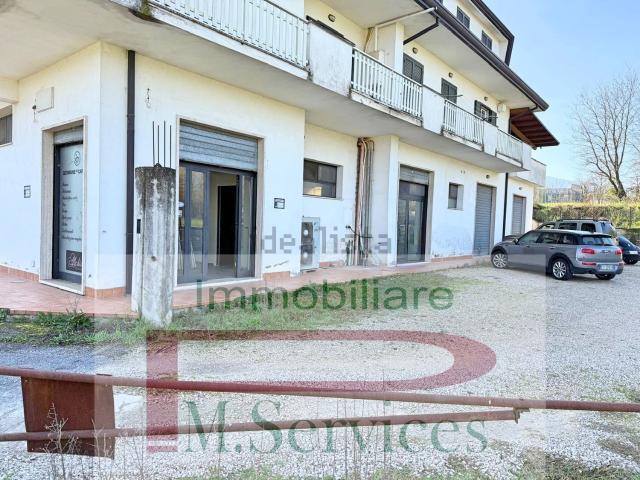 Locale in affitto di 94 m² in Via Emilia, 13