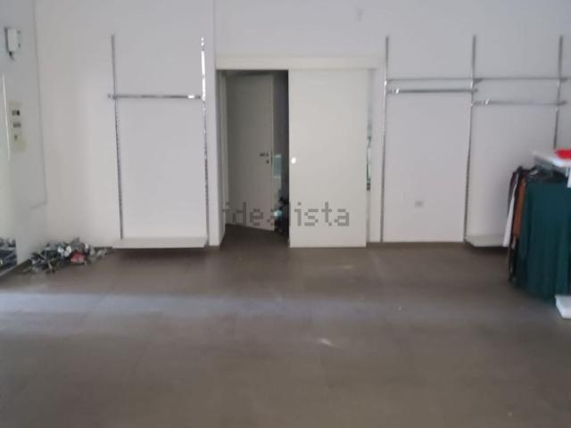 Locale in affitto di 95 m² in Corso d&apos Augusto