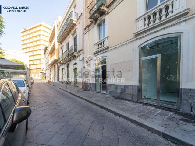 Locale in affitto di 95 m² in Piazza Giuseppe Garibaldi, 33