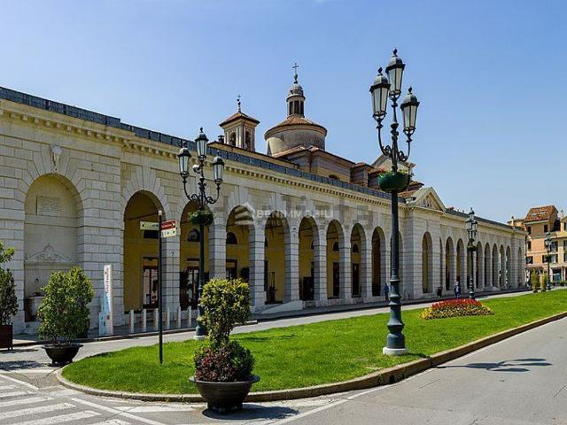 Locale in affitto di 95 m² in Piazzale Arnaldo, 18