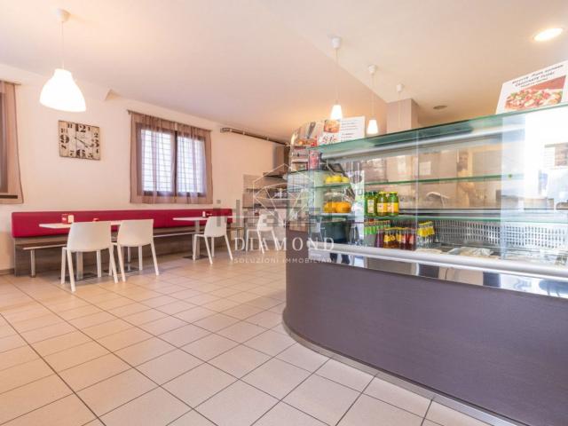 Locale in affitto di 95 m² in Via Unione