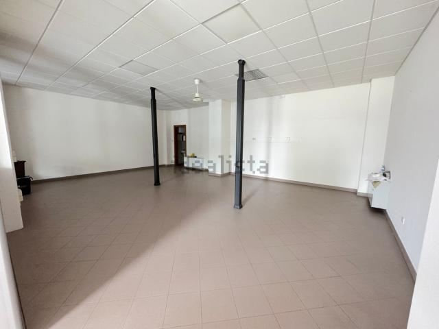 Locale in affitto di 95 m² in Via Vignolese, 35