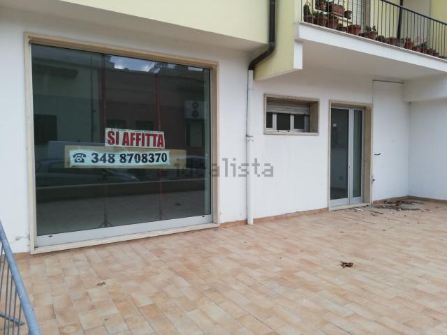 Locale in affitto di 95 m² in Via Adolfo de Carolis, 2