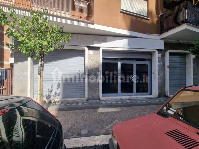 Locale in affitto di 95 m² in Via Diego Angeli