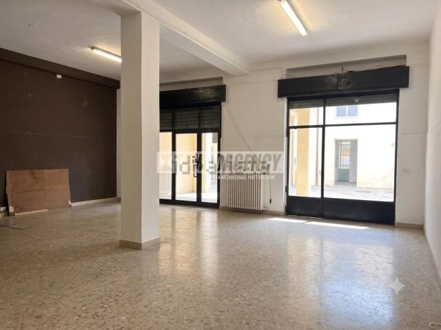 Locale in affitto di 95 m² in Via Filippo Palizzi
