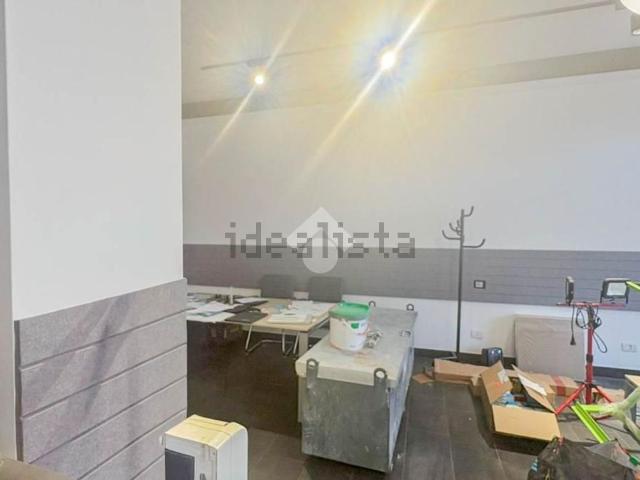 Locale in affitto di 95 m² in Via Galileo Galilei